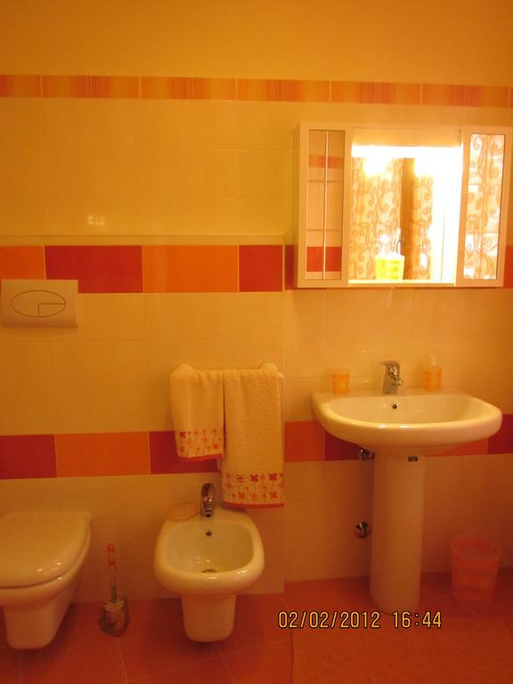 B&B Notte E Di Monasterolo del Castello Phòng bức ảnh
